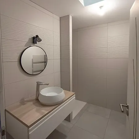 Maison 4 Personnes Avec Jardin A 15 Min Du Grand Parc بيت للعطل