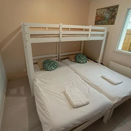 Maison 4 Personnes Avec Jardin A 15 Min Du Grand Parc بيت للعطل